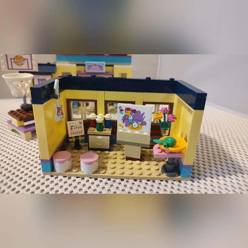 Lego Friends 41005 Heartlake High School Building Set